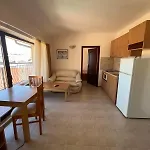 Rose Village ساني بيتش