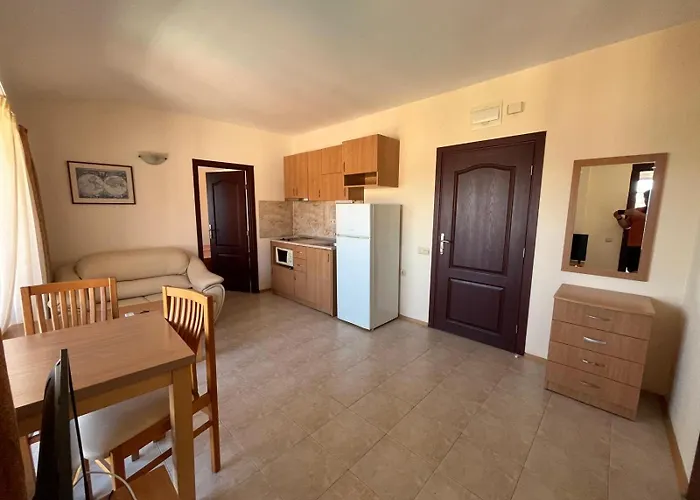 Rose Village アパート *